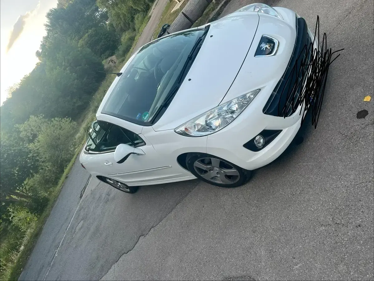 Gebraucht Peugeot 207 CC 120 PS (88 kW) 2014 Weiß Cabrio
