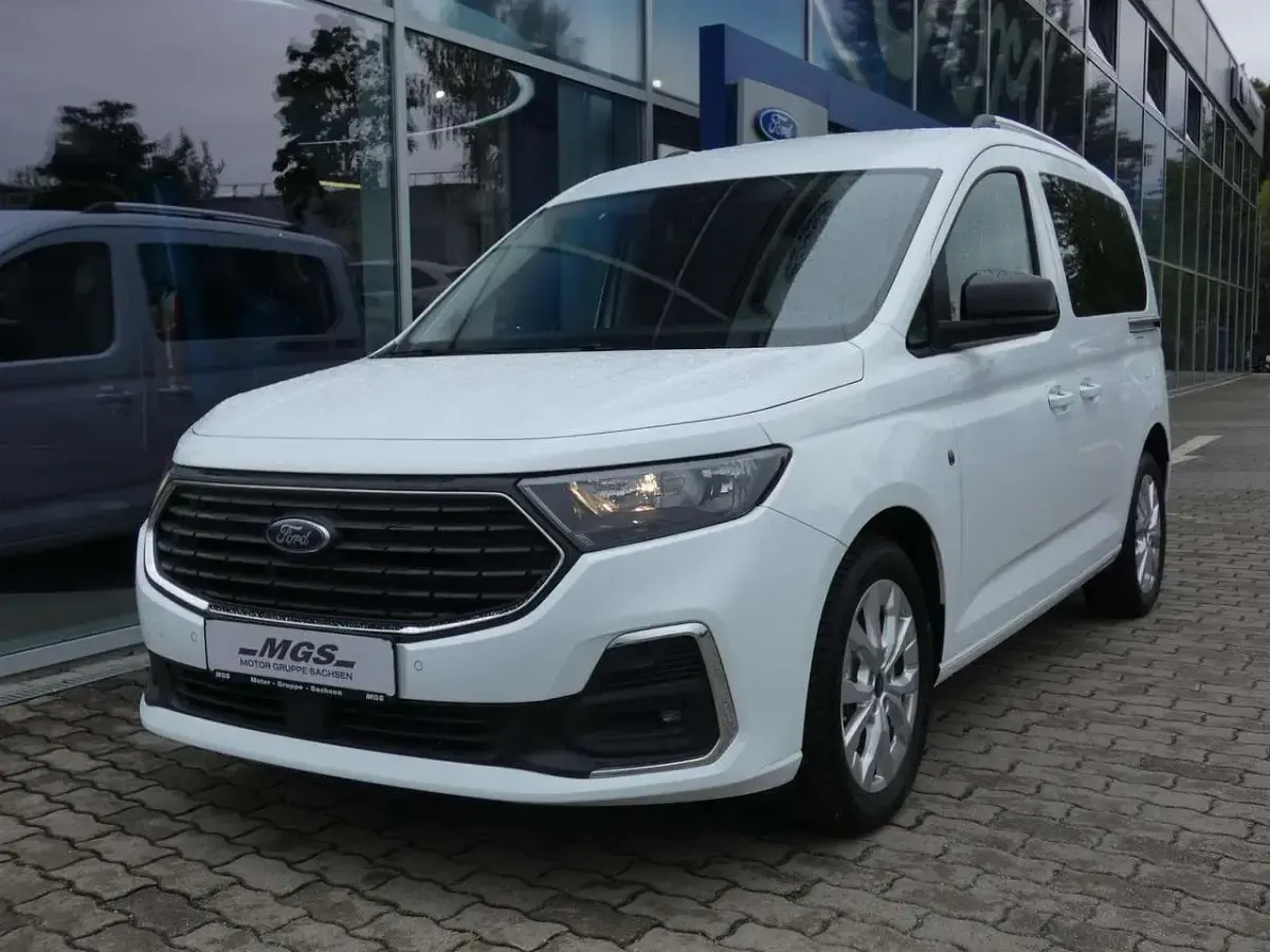 Gebraucht Ford Tourneo Connect Titanium 122 PS (89 kW) 2026 Frozen white Van / Kleinbus