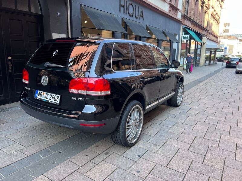 Schwarz Gebraucht 2005 VW Touareg SUV | 6.390 € (Fairer Preis) - Bild 1/4