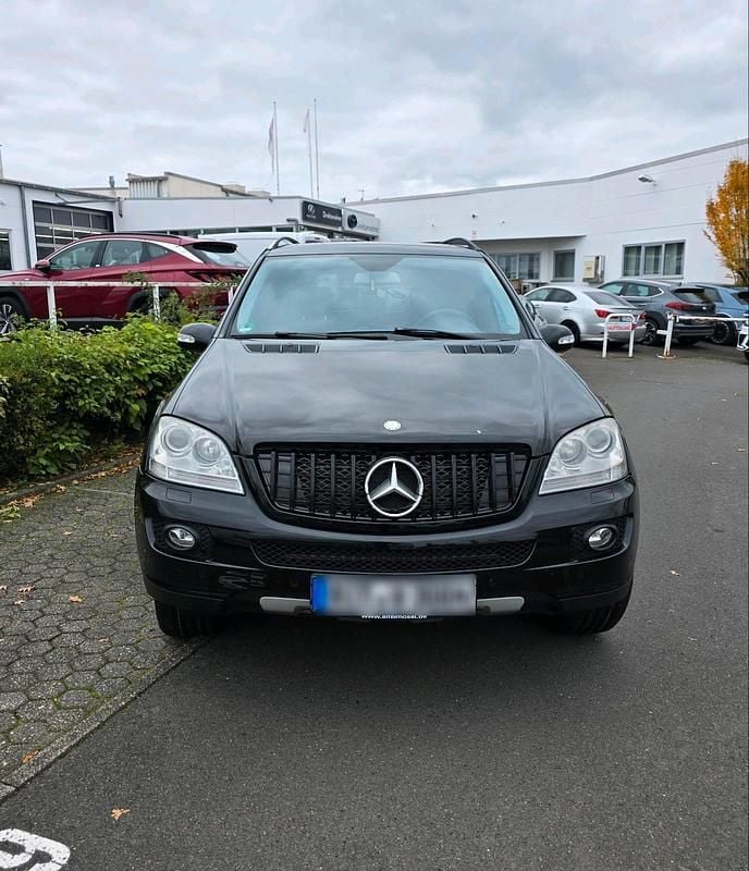 Gebraucht Mercedes ML320 224 PS (164 kW) 2006 Schwarz SUV