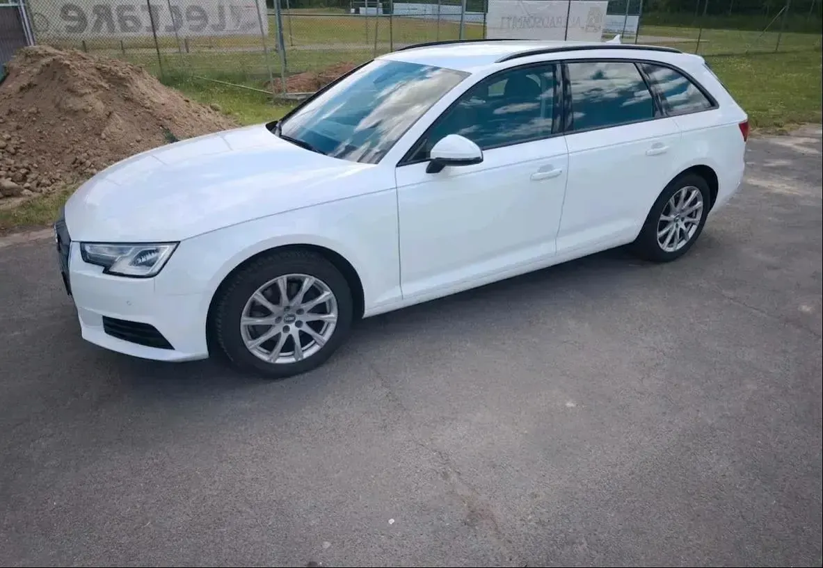 Gebraucht Audi A4 150 PS (110 kW) 2017 Weiß Kombi