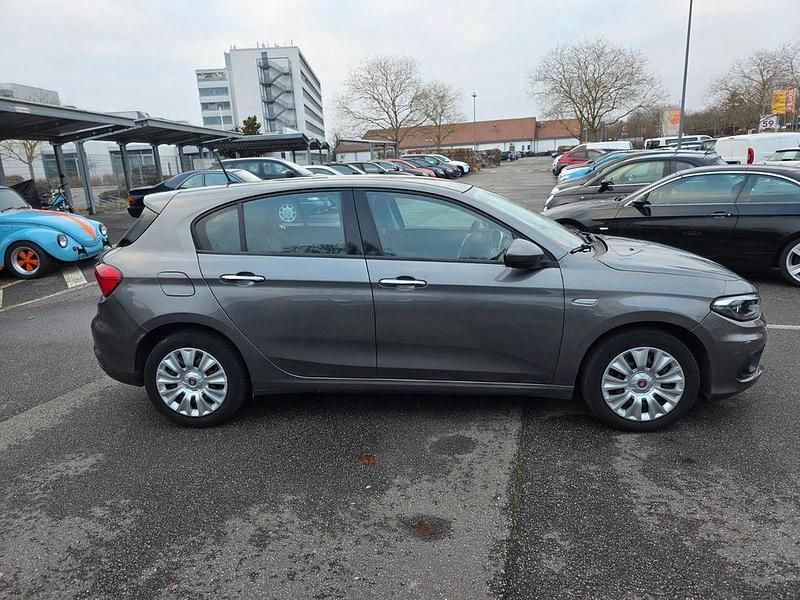 Gebraucht Fiat Tipo Lounge 120 PS (88 kW) 2016 Colore esterno (grigio undergr Limousine