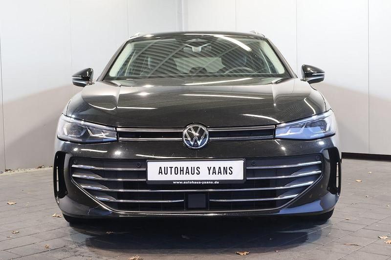 Gebraucht VW Passat Business 150 PS (110 kW) 2024 Schwarz Limousine