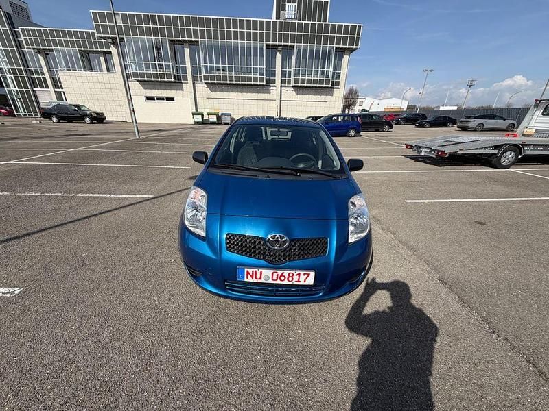 Gebraucht Toyota Yaris Cool 69 PS (50 kW) 2007 Blau Kleinwagen