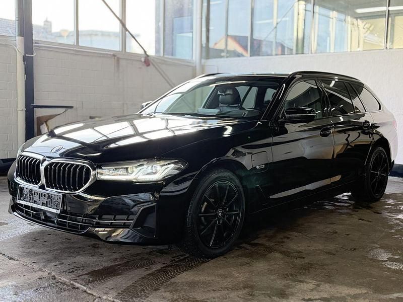 Gebraucht BMW 530e Sport Line 184 PS (135 kW) 2022 Schwarz ii Kombi
