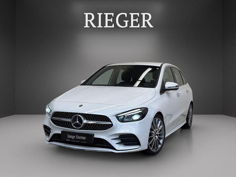 Weiß Gebraucht 2021 Mercedes B200 AMG Van / Kleinbus | 25.900 € (Fairer Preis) - Bild 1/4