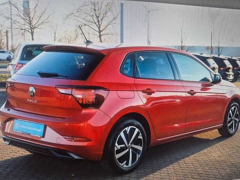 Gebraucht VW Polo Active 95 PS (69 kW) 2023 Rot Kleinwagen