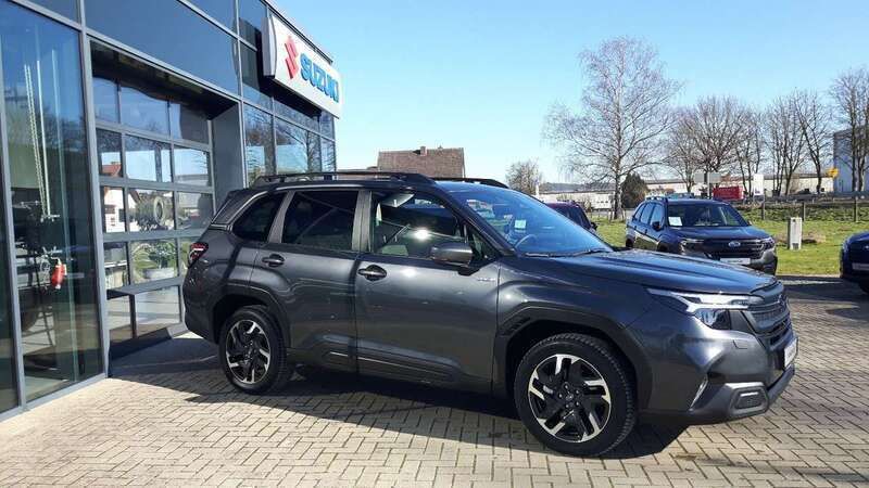 Neu Subaru Forester Exclusive+ 136 PS (100 kW) 2025 Magenetite grau SUV