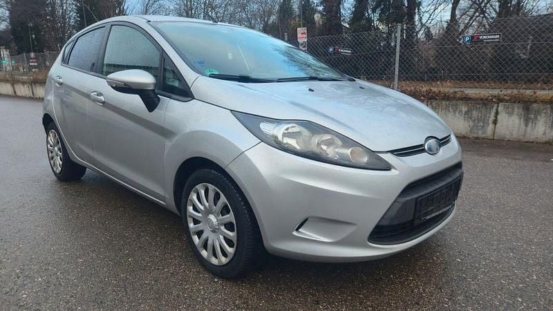Gebraucht Ford Fiesta Trend 90 PS (66 kW) 2010 Silber Kleinwagen