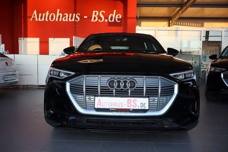 Gebraucht Audi e-tron 300 kW (408 PS) 2022 Schwarz SUV