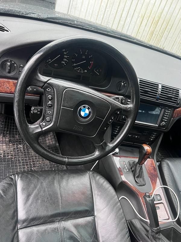 Gebraucht BMW 535 245 PS (180 kW) 2000 Schwarz Limousine