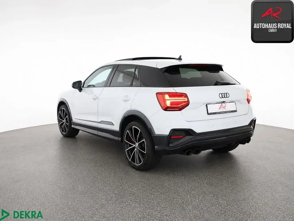 Gebraucht Audi SQ2 Sport 300 PS (220 kW) 2023 Gletscherweiß SUV