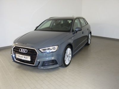 Grau metallic Gebraucht 2018 Audi A3 Sportback S-Line Kleinwagen | 28.877 € - Bild 1/4