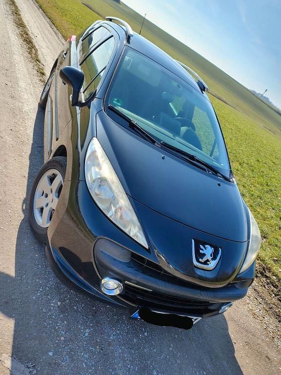 Gebraucht Peugeot 207 Urban Move 95 PS (69 kW) 2009 Schwarz Kombi