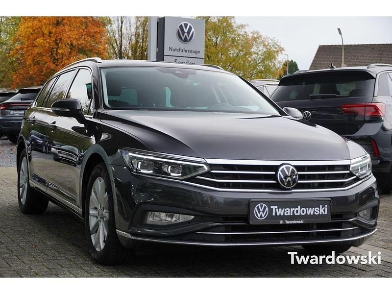 Grau Gebraucht 2021 VW Passat Business Kombi | 22.990 € (Teuer) - Bild 1/4