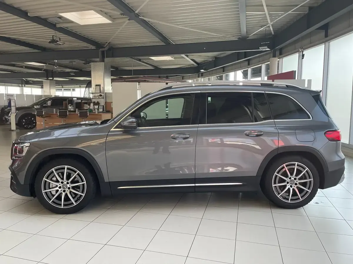 Gebraucht Mercedes GLB35 AMG 306 PS (225 kW) 2020 Mountaingrau met. SUV