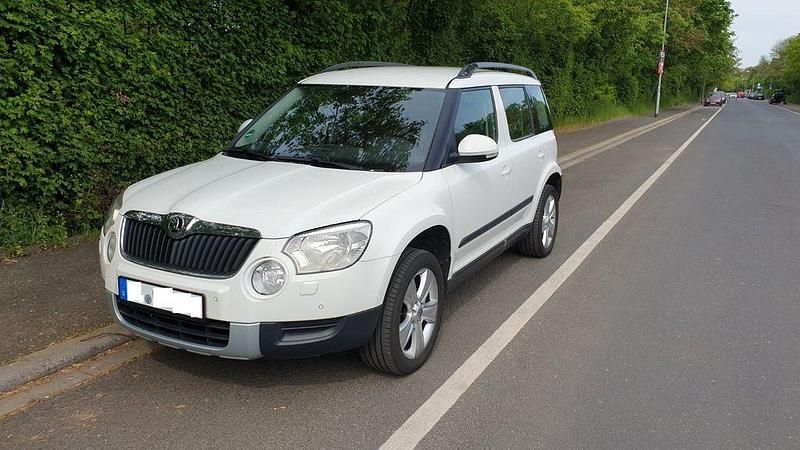 Weiß Gebraucht 2010 Skoda Yeti SUV | 2.999 € (Fairer Preis) - Bild 1/4