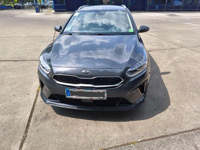 Grau Gebraucht 2020 Kia Ceed Sportswagon Kombi | 16.000 € (Guter Preis) - Bild 1/4