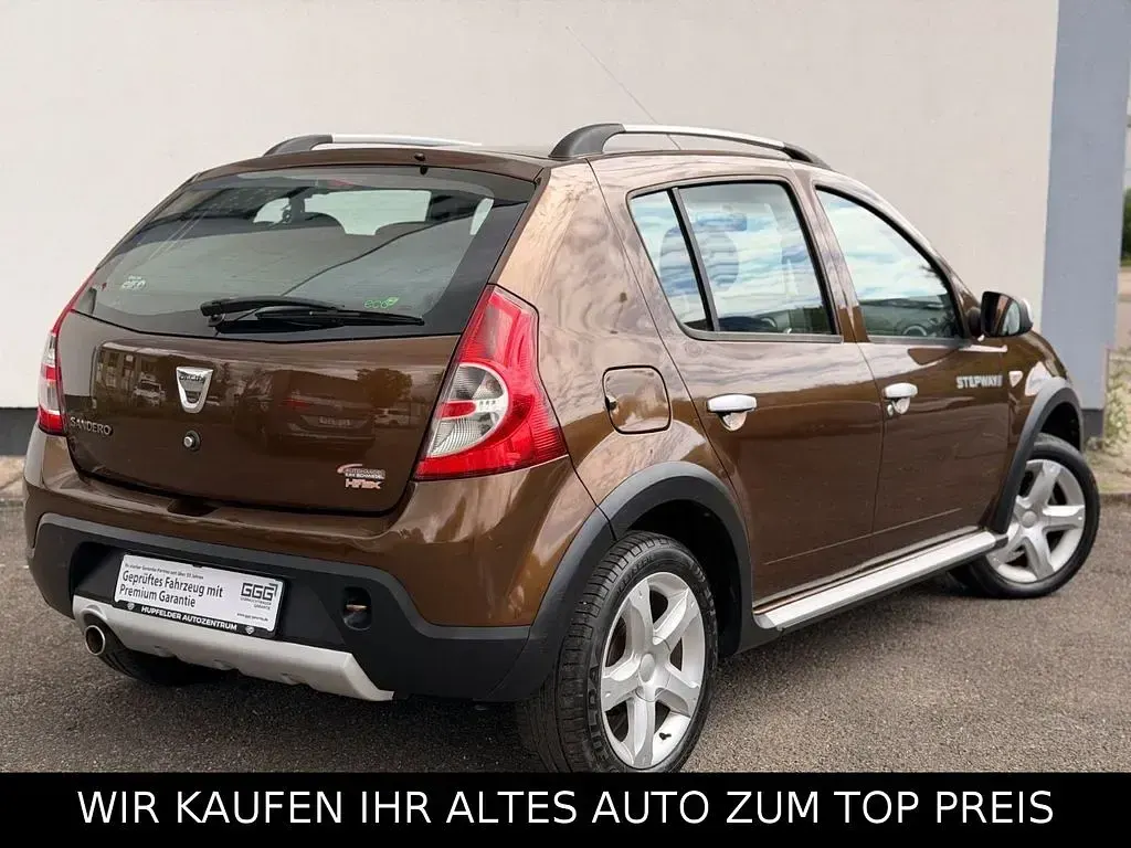 Gebraucht Dacia Sandero Stepway 105 PS (77 kW) 2012 Braun Limousine