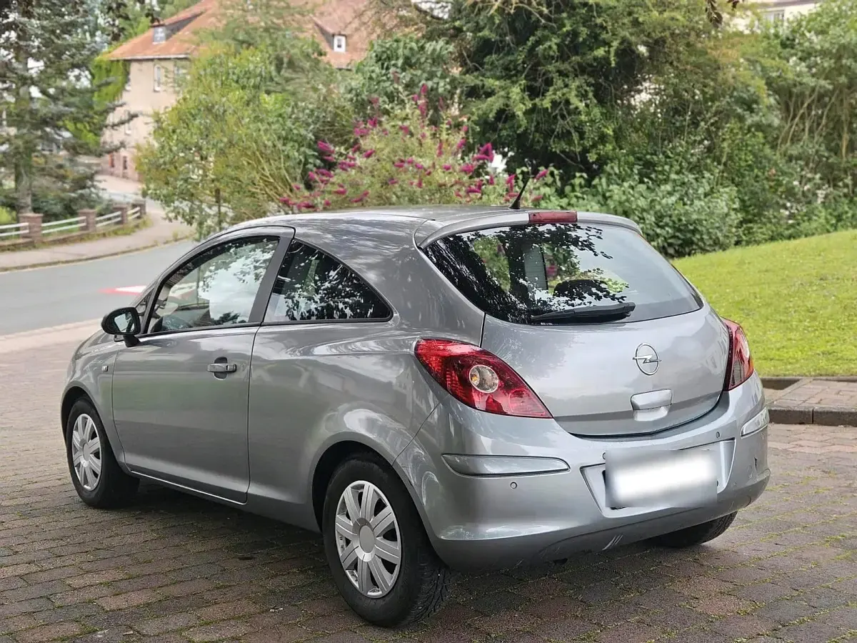 Gebraucht Opel Corsa Selection 101 PS (74 kW) 2010 Grau Kleinwagen
