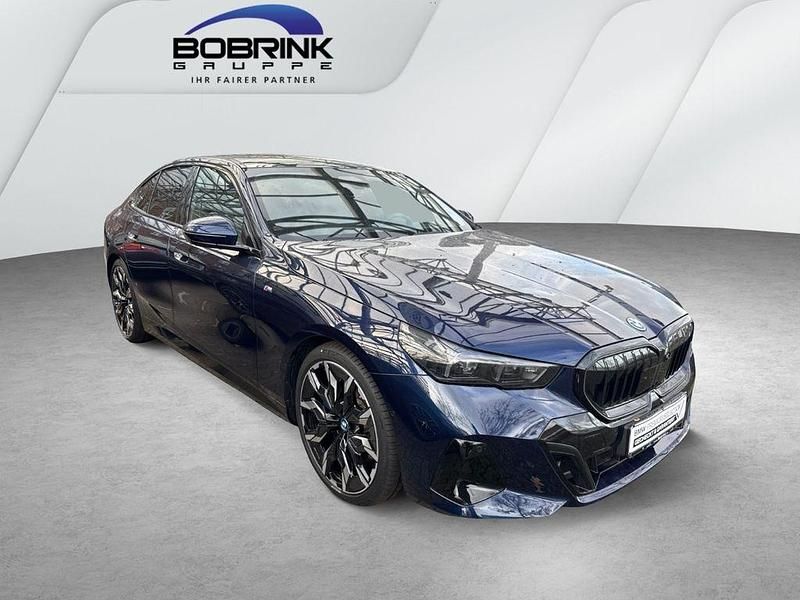 Gebraucht BMW 550e M Sport 313 PS (230 kW) 2024 Blau Limousine