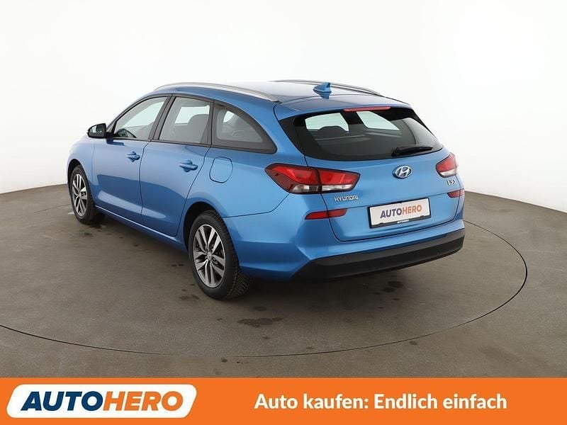 Gebraucht Hyundai i30 Trend 101 PS (74 kW) 2018 Blau Kombi