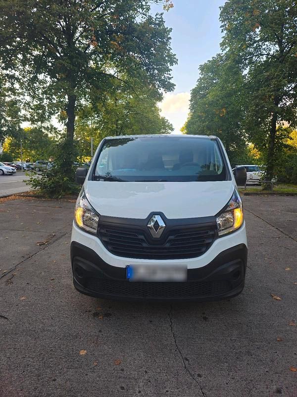 Weiß Gebraucht 2016 Renault Trafic Van / Kleinbus | 9.500 € - Bild 1/4