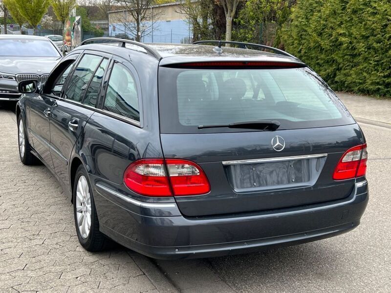 Gebraucht Mercedes E200 Elegance 184 PS (135 kW) 2008 Blau Kombi