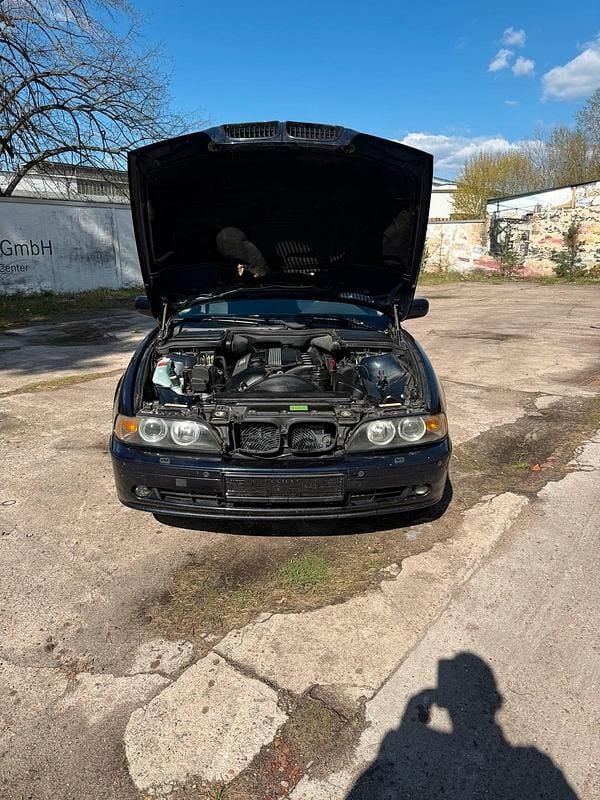 Second-hand BMW 520 170 CP (125 kW) 2000 Albastru Break