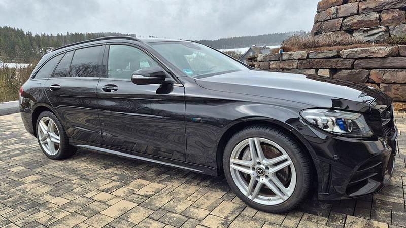 Gebraucht Mercedes C300e AMG line 306 PS (225 kW) 2021 Schwarz Kombi