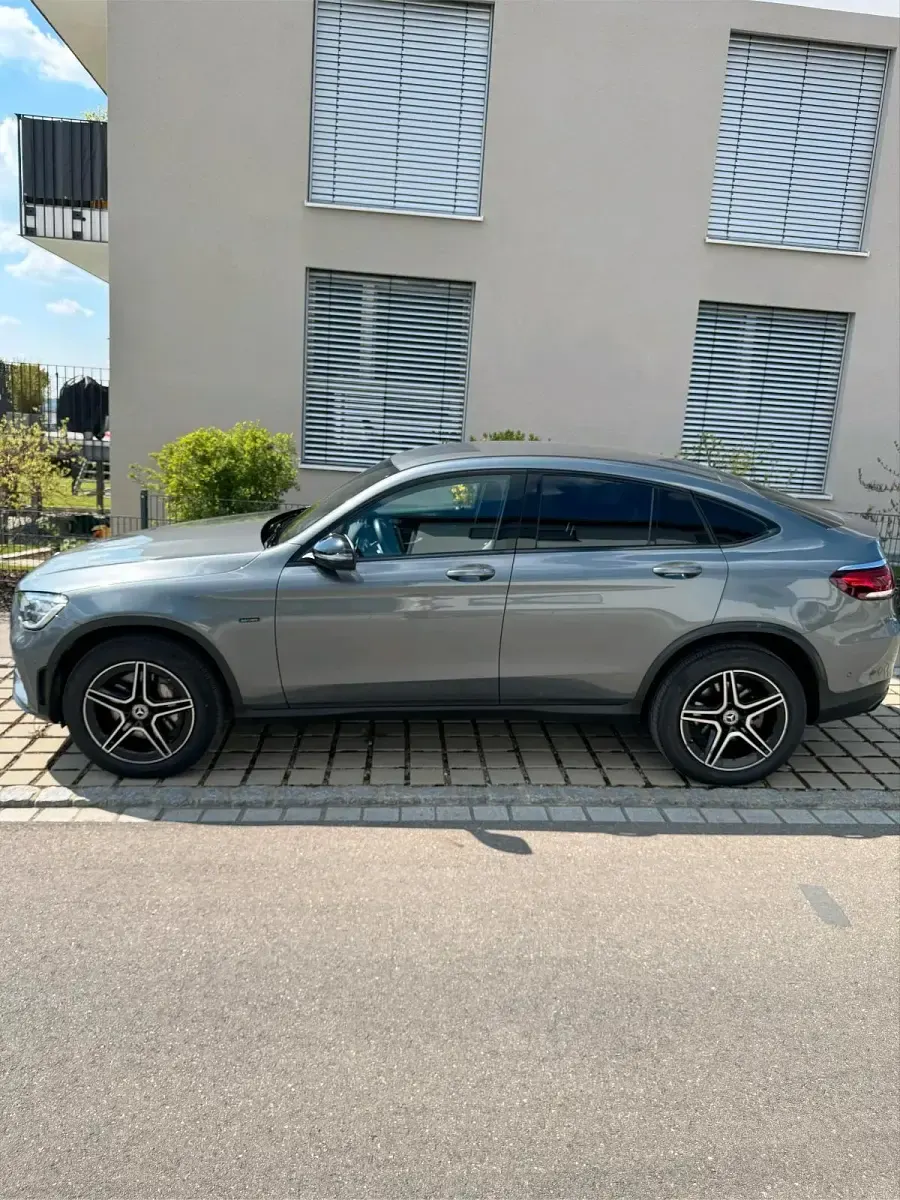 Gebraucht Mercedes GLC300 211 PS (155 kW) 2020 Grau SUV