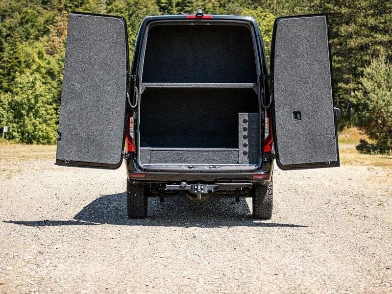 Gebraucht Mercedes Sprinter 190 PS (139 kW) 2025 Schwarz Van