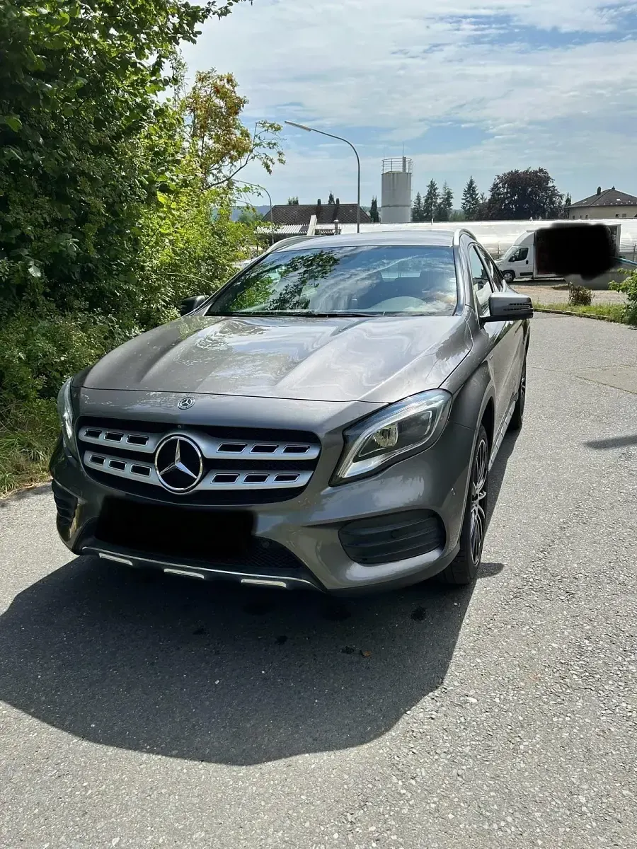 Gebraucht Mercedes GLA180 AMG line 2017 Grau SUV