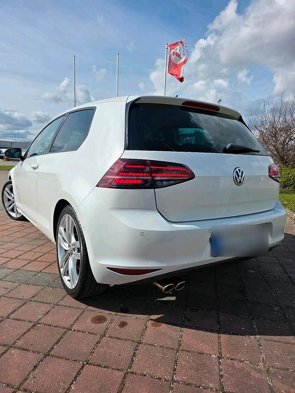 Gebraucht VW Golf 140 PS (102 kW) 2013 Weiß Coupé