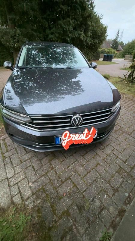 Grau Gebraucht 2021 VW Passat Business Kombi | 15.000 € - Bild 1/4
