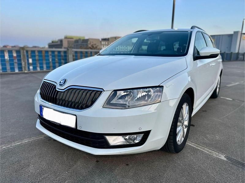 Weiß Gebraucht 2015 Skoda Octavia Kombi | 10.800 € (Superpreis) - Bild 1/4