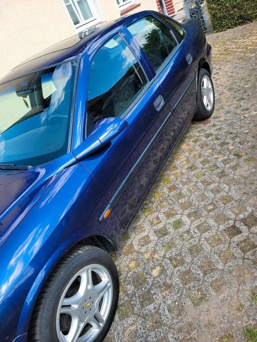 Gebraucht Opel Vectra 116 PS (85 kW) 1997 Violet Limousine