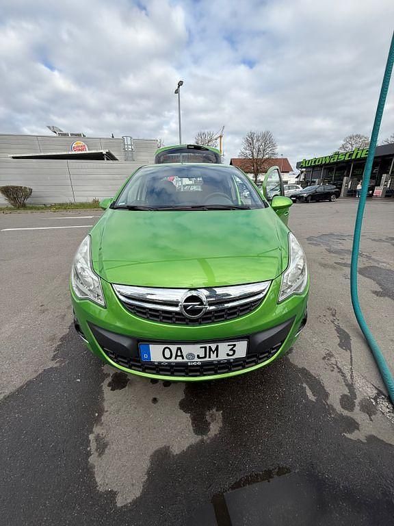 Gebraucht Opel Corsa Edition 87 PS (63 kW) 2012 Grün Kleinwagen