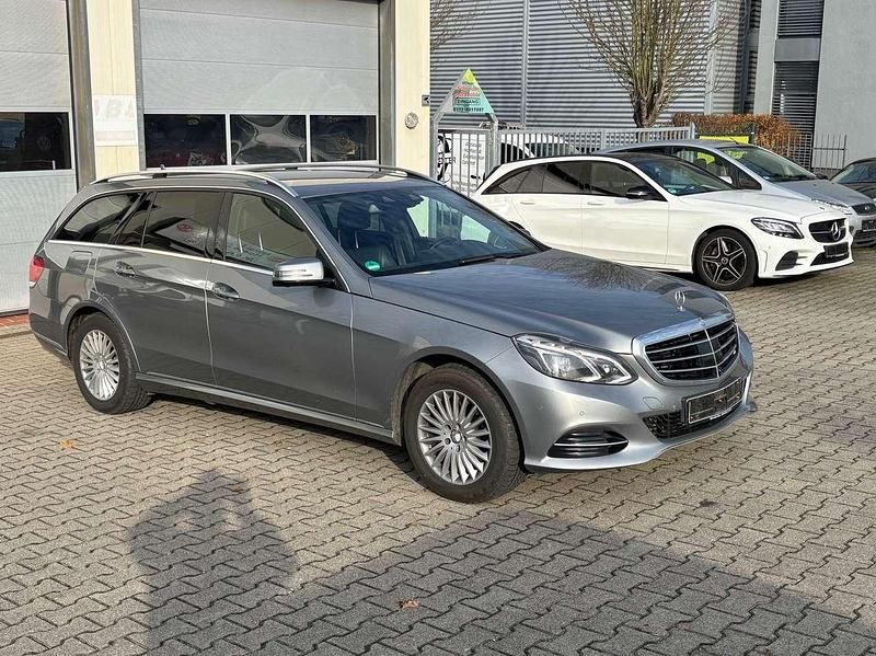 Gebraucht Mercedes E300 204 PS (150 kW) 2014 Palladiumsilber  metalliclack Kombi