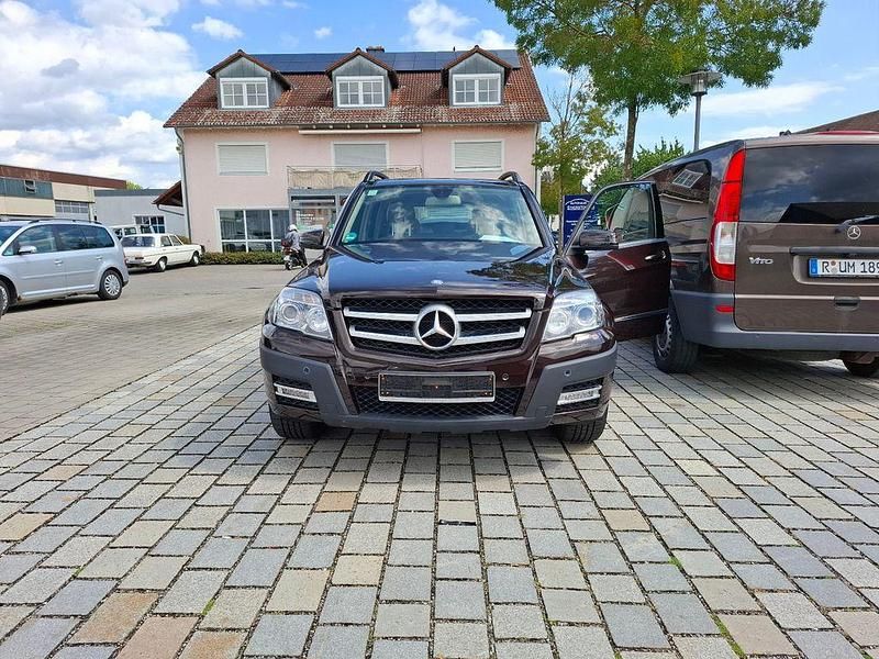 Braun Gebraucht 2012 Mercedes GLK350 SUV | 20.590 € (Etwas zu teuer) - Bild 1/4
