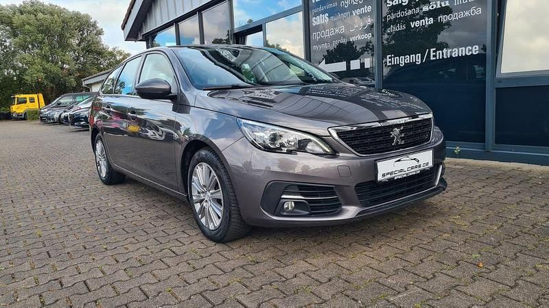 Grau Gebraucht 2021 Peugeot 308 Active Kombi | 9.490 € (Superpreis) - Bild 1/4