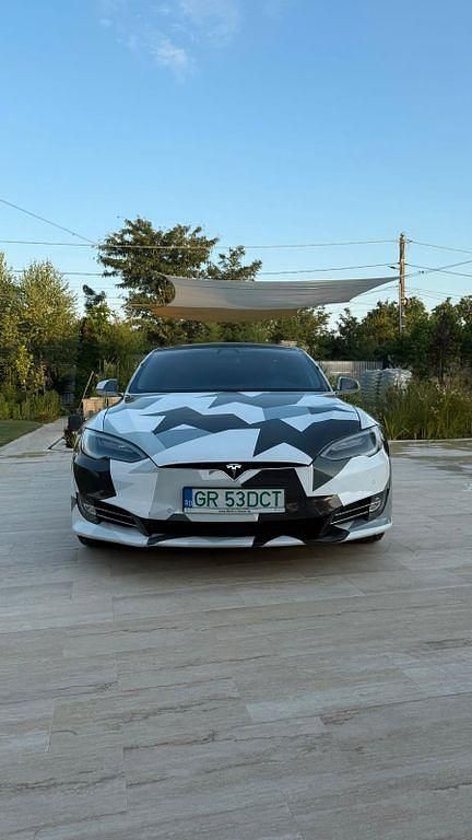 Grau Gebraucht 2020 Tesla Model S Performance Limousine | 43.300 € - Bild 1/4