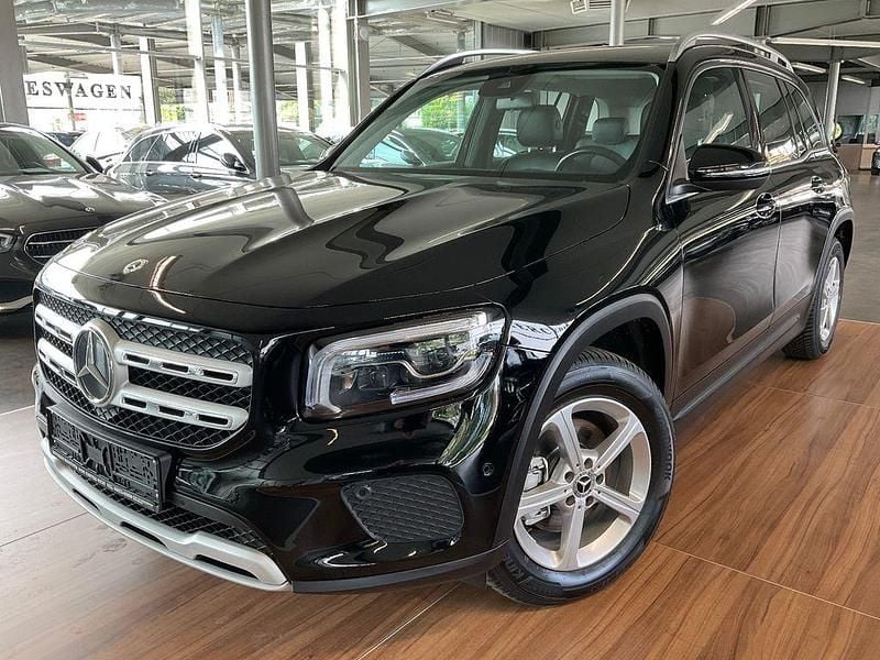 Nachtschwarz Gebraucht 2022 Mercedes GLB180 Style SUV | 26.999 € (Etwas zu teuer) - Bild 1/4