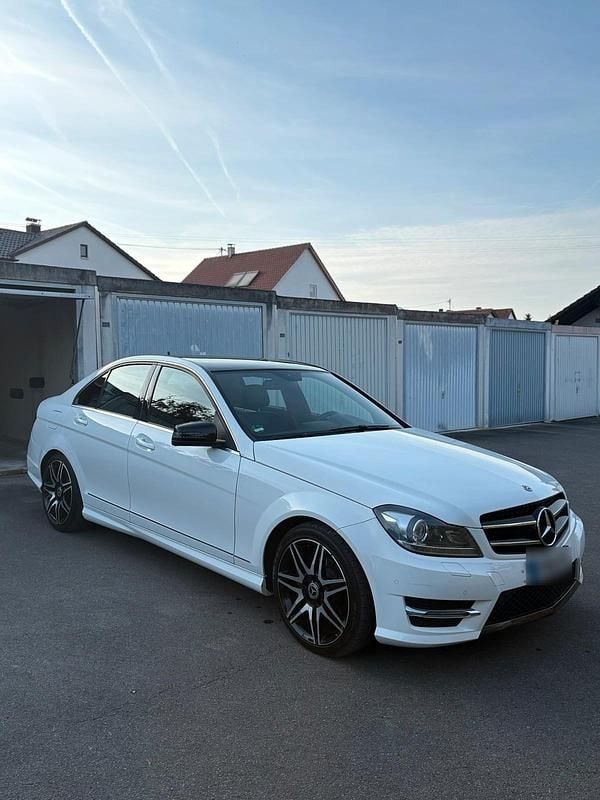 Gebraucht Mercedes C250 AMG line 204 PS (150 kW) 2014 Weiß Limousine