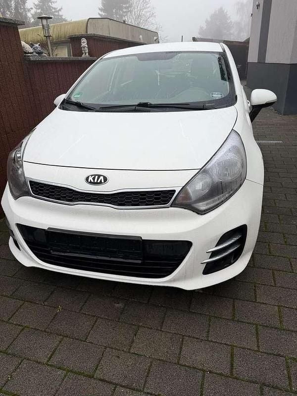 Gebraucht 2017 Kia Rio DREAM-TEAM Edition Limousine | 8.500 € (Superpreis) - Bild 1/4