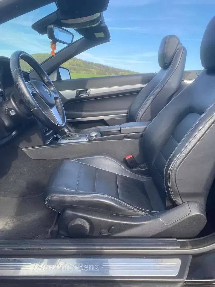 Second-hand Mercedes E200 184 CP (135 kW) 2011 Negru Cabrio
