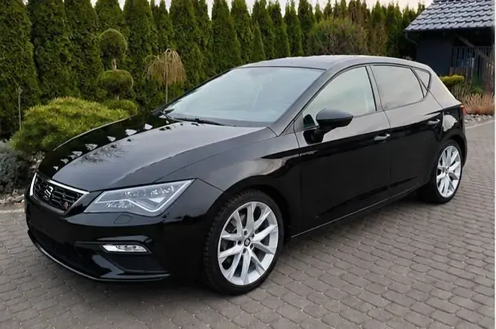 Używany Seat Leon FR 190 KM (139 kW) 2019 Czarny Sedan/Limuzyna