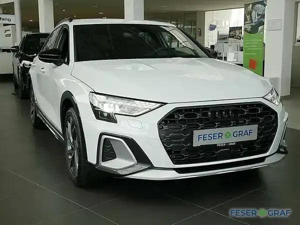 Gebraucht Audi A3 Ambiente 204 PS (150 kW) 2025 Gletscherweiß Limousine