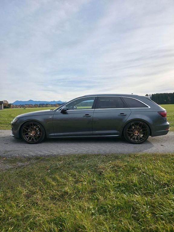 Second-hand Audi A4 Sport 252 CP (185 kW) 2018 Gri Berlinǎ