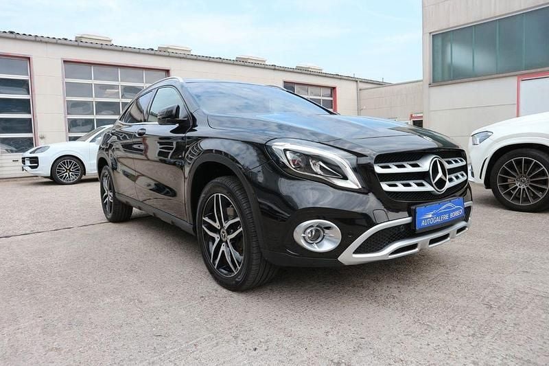Schwarz Gebraucht 2019 Mercedes GLA220 SUV | 20.900 € (Fairer Preis) - Bild 1/4